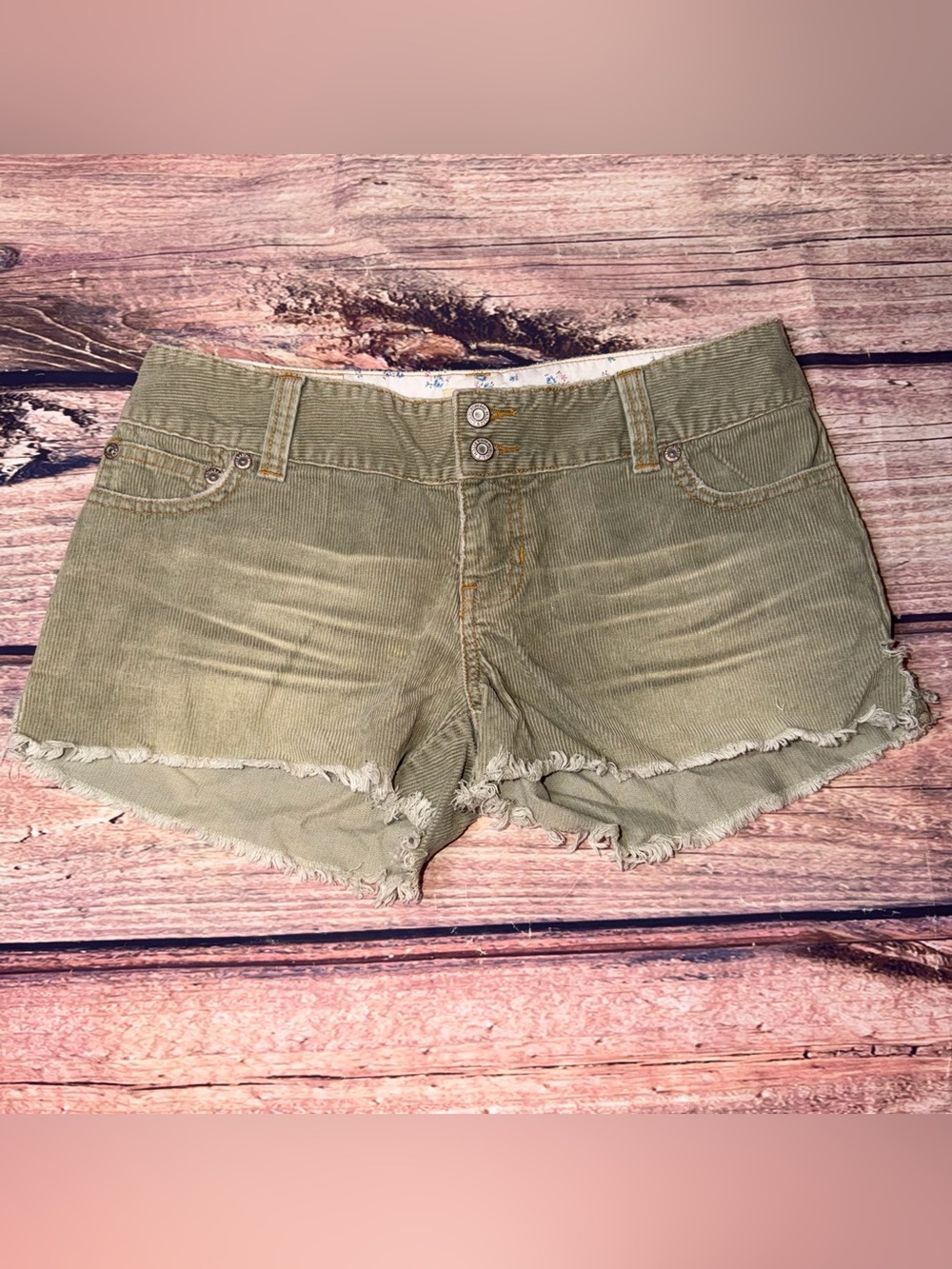 Vintage y2k Abercrombie & Fitch corduroy shorts size 2